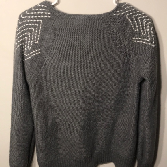 Grey pattern sweater - Picture 3 of 3